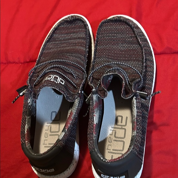 Hey Dude Wally Shoes in Red and Black Men’s size 12 good condition - Picture 10 of 15